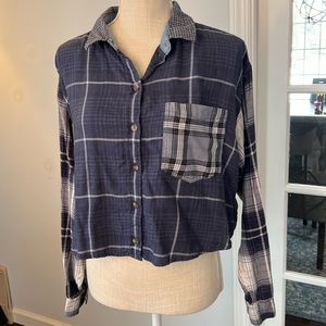 American Eagle plaid crop button down, size M